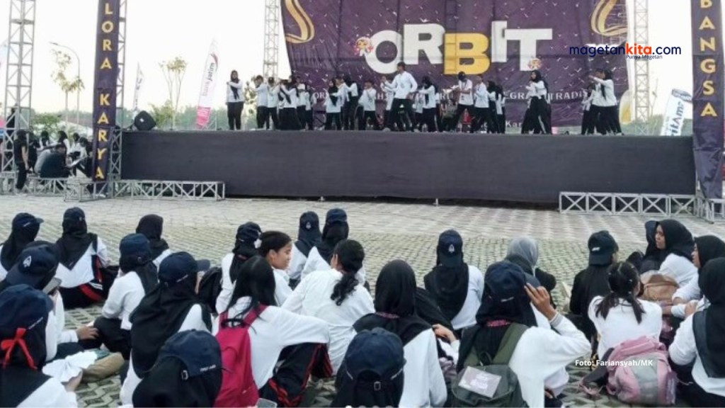 PKKMB Ditutup, Prof Sarmini: Kita Tunggu Kiprah Mahasiswa Baru di Unesa Magetan